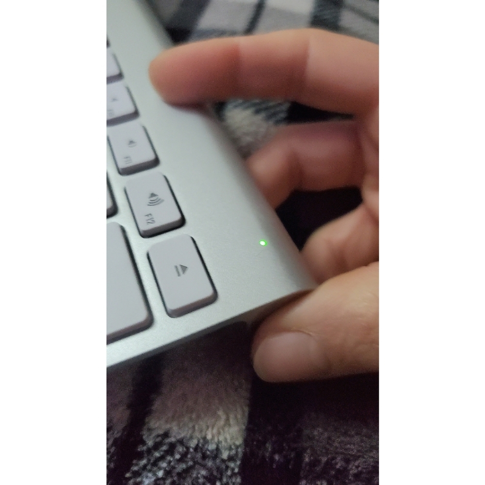 Apple Magic Wireless Keyboard - Picture 10 of 11